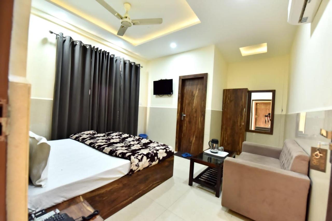 Royal Inn Jammu Εξωτερικό φωτογραφία