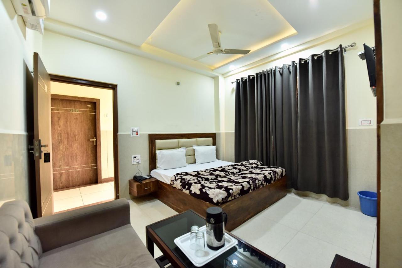 Royal Inn Jammu Εξωτερικό φωτογραφία