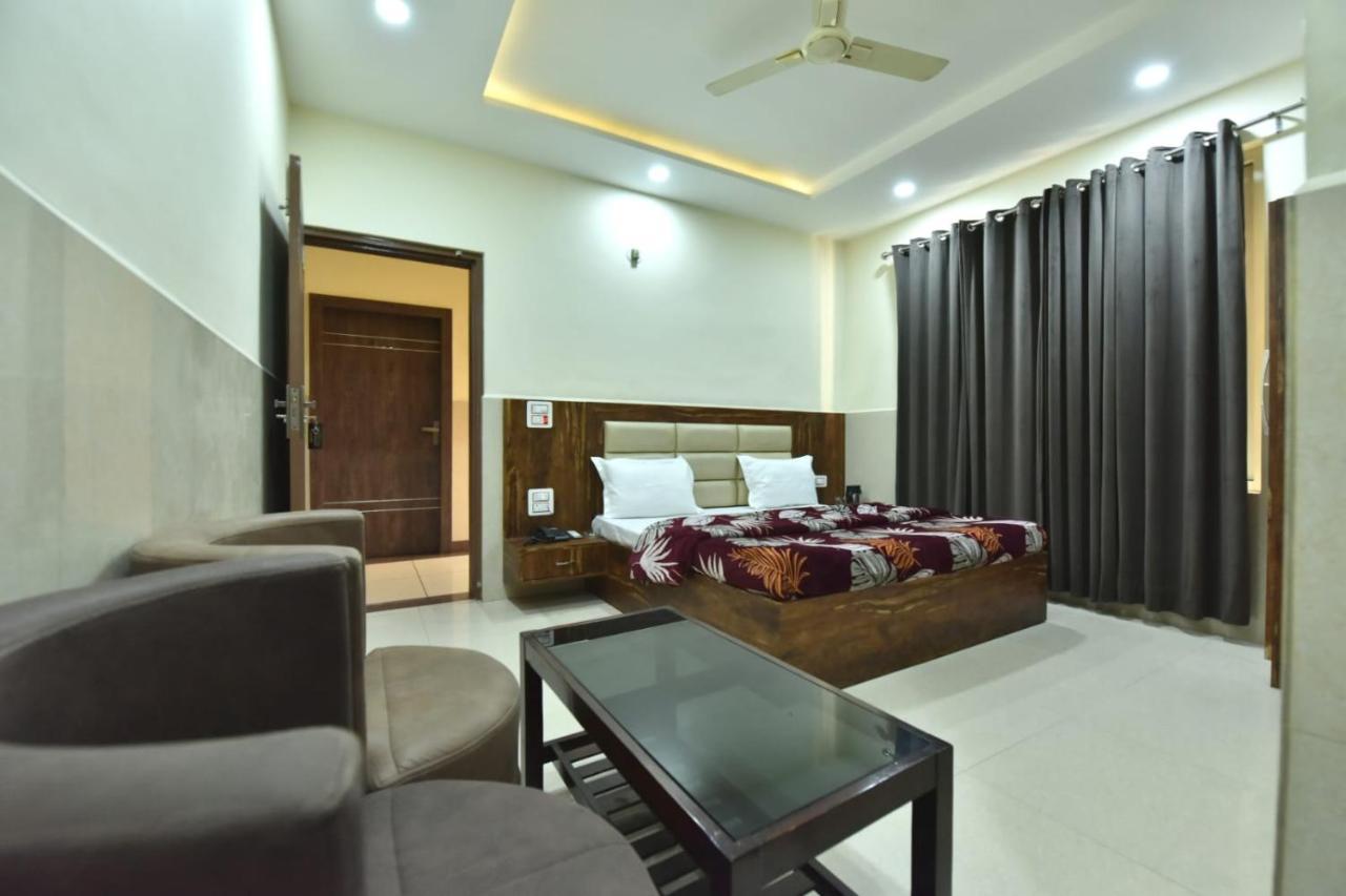 Royal Inn Jammu Εξωτερικό φωτογραφία