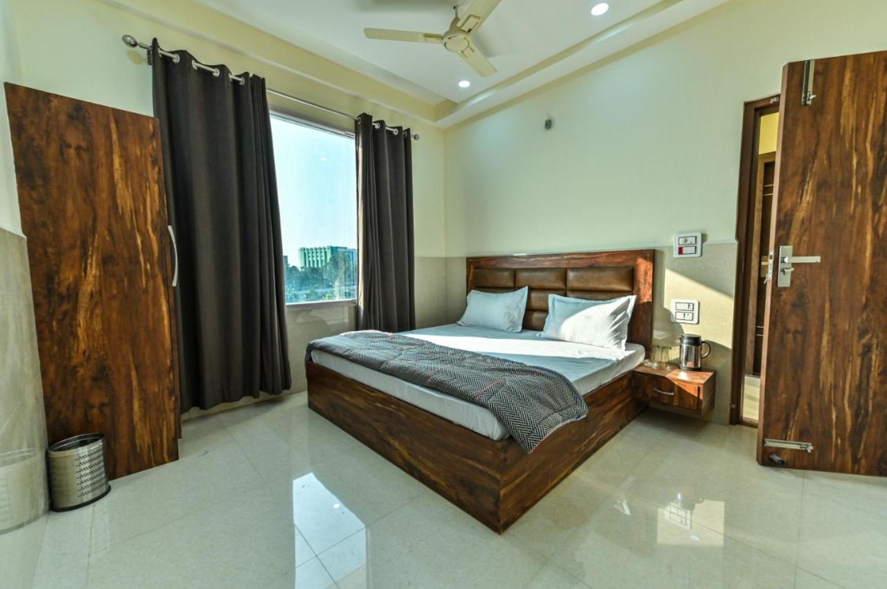 Royal Inn Jammu Εξωτερικό φωτογραφία