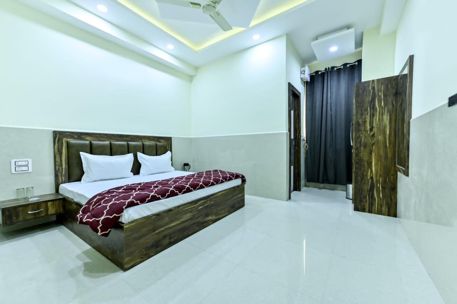 Royal Inn Jammu Εξωτερικό φωτογραφία
