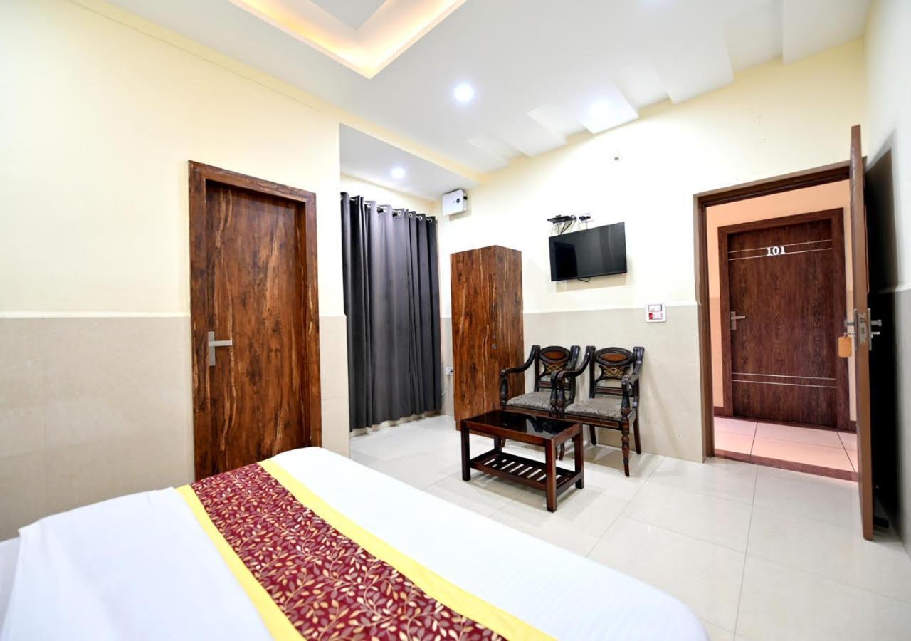 Royal Inn Jammu Εξωτερικό φωτογραφία