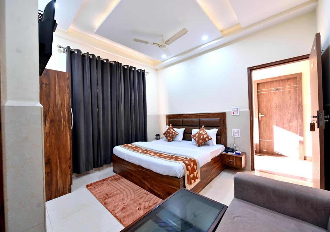 Royal Inn Jammu Εξωτερικό φωτογραφία